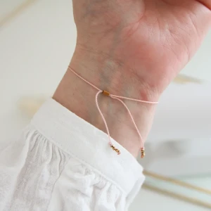 bransoletka z dedykacją - mommystories 5.webp